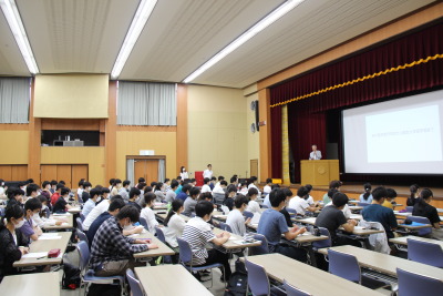 020702(新着情報)豊島前学長特別講義04