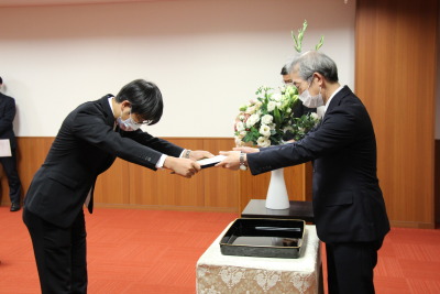 トップ > 新着情報 > 学位記授与式01
