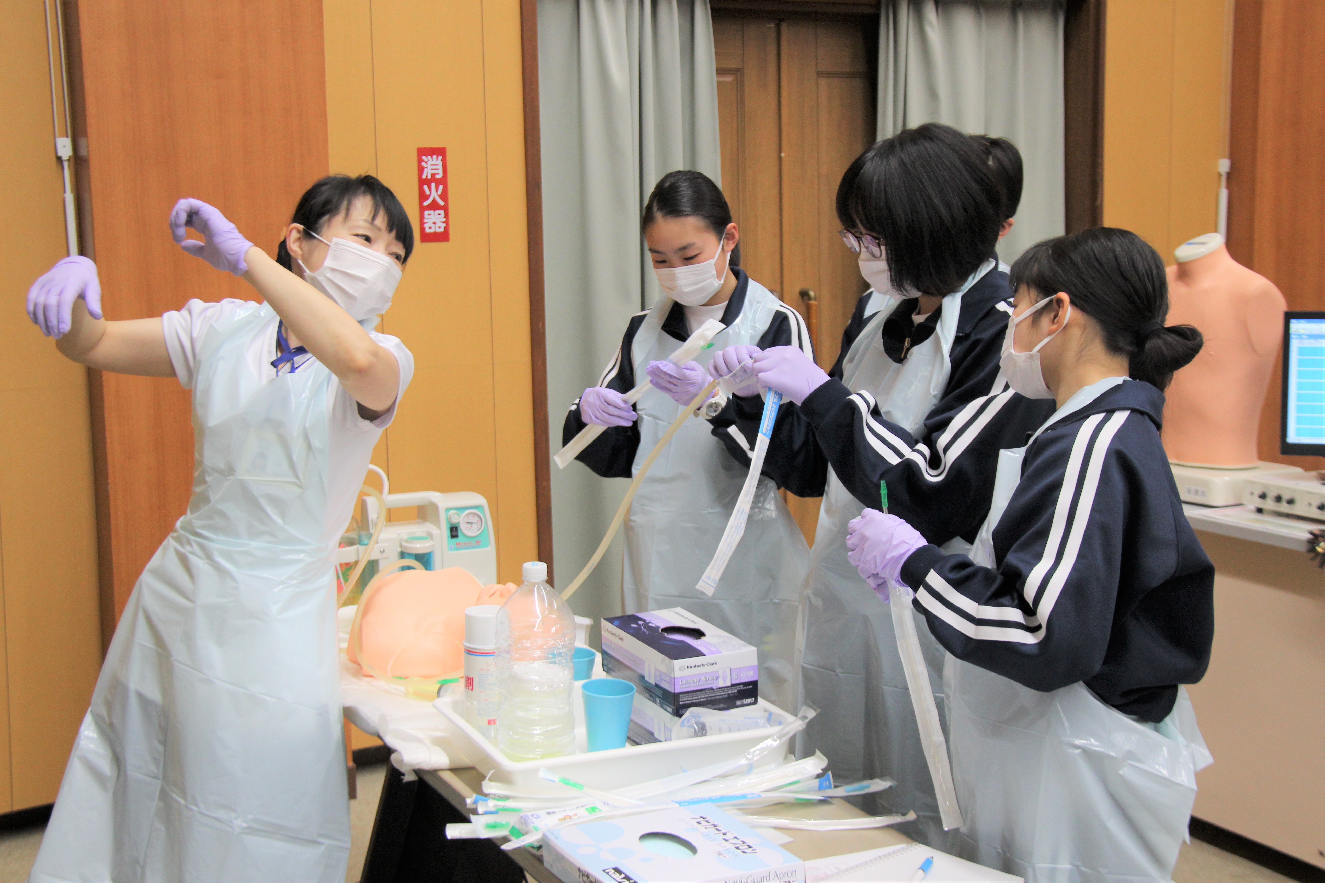 トップ > 新着情報 > 鳥取大学附属中学校3年生が修学旅行(体験実習)で医学部を訪れました04
