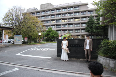 トップ > 新着情報 031005卒業生結婚前撮り05