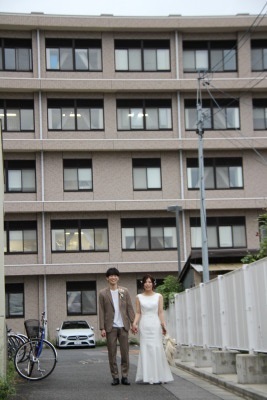 トップ > 新着情報 031005卒業生結婚前撮り01