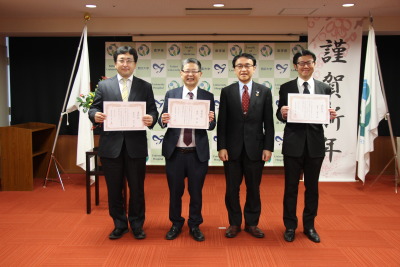 トップ > 新着情報 医学部特別表彰授与式を行いました④