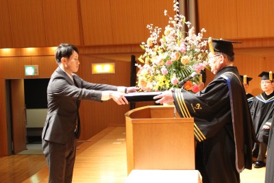 トップ > 新着情報 医学部卒業式02