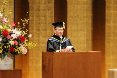 トップ > 新着情報 医学部卒業式09