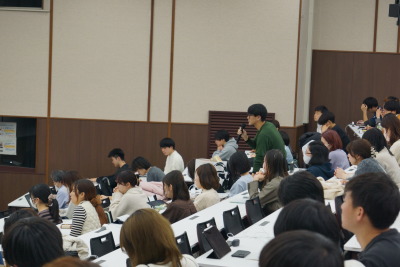 トップ > 新着情報　研究室配属発表会02