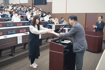 トップ > 新着情報　研究室配属発表会03
