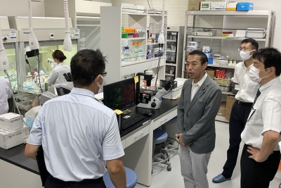 トップ > 新着情報　文科省副大臣視察06