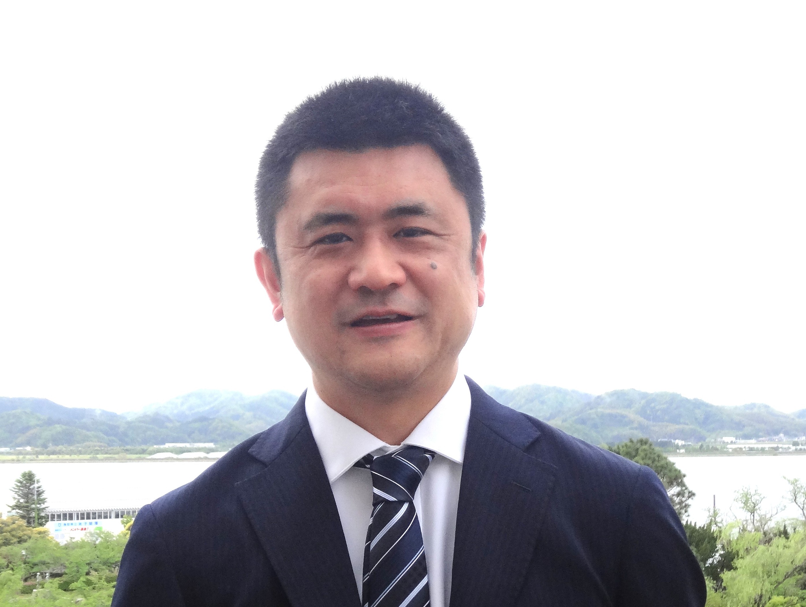 吉野剛史教授　4対3