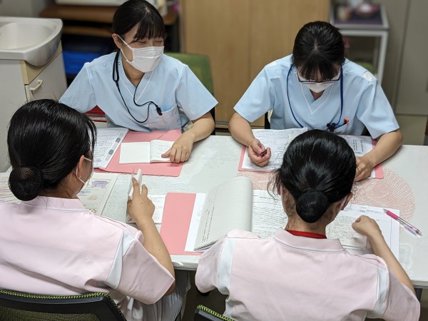  4年次生　統合実習の様子（母性看護学領域）